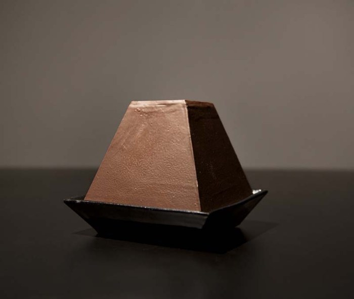 cool lamp, chocolate lamp, alexander lervik, lumiere au chocolat, industrial design, objects created from food, unique design